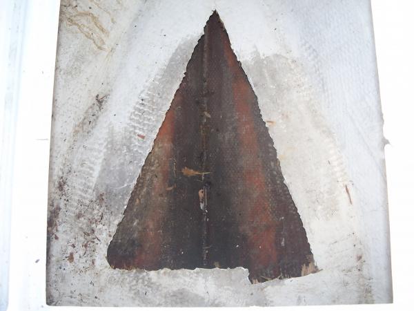 1994 WELLCRAFT V20 (6) rotton floor in ancor locker